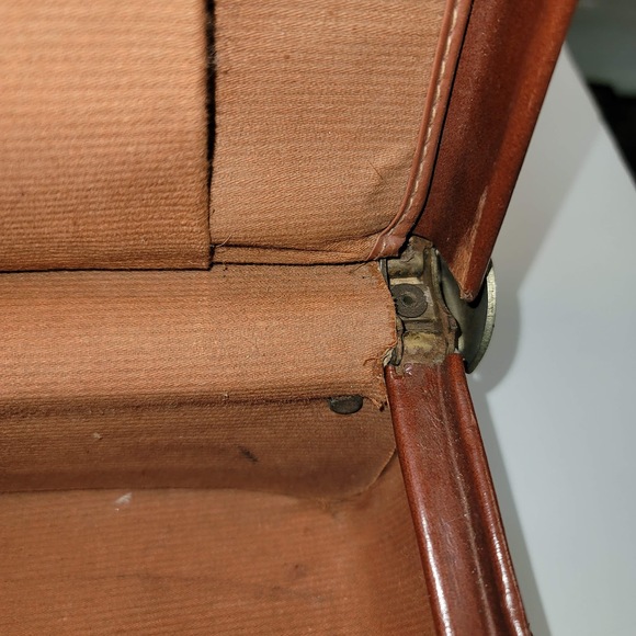 Leather suitcase briefcase VINTAGE handles Brown/tan stiitching 1940s - Picture 11 of 16